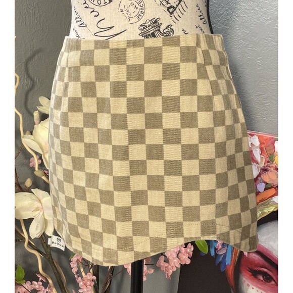 Juniper Blu Dresses & Skirts - Juniper Blue Nova Check Brown Tan Mini Skirt Size Small S Denim Zip Closure